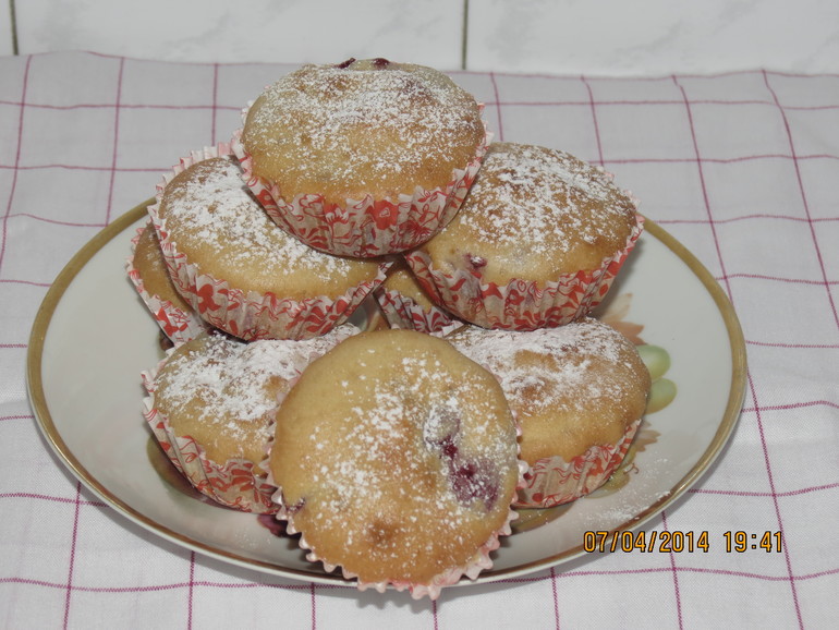 МАФИНЫ С ВИШЕНКОЙ.