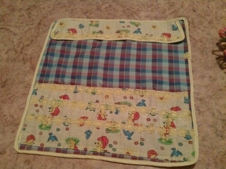 отдам немного недоделанный чехол