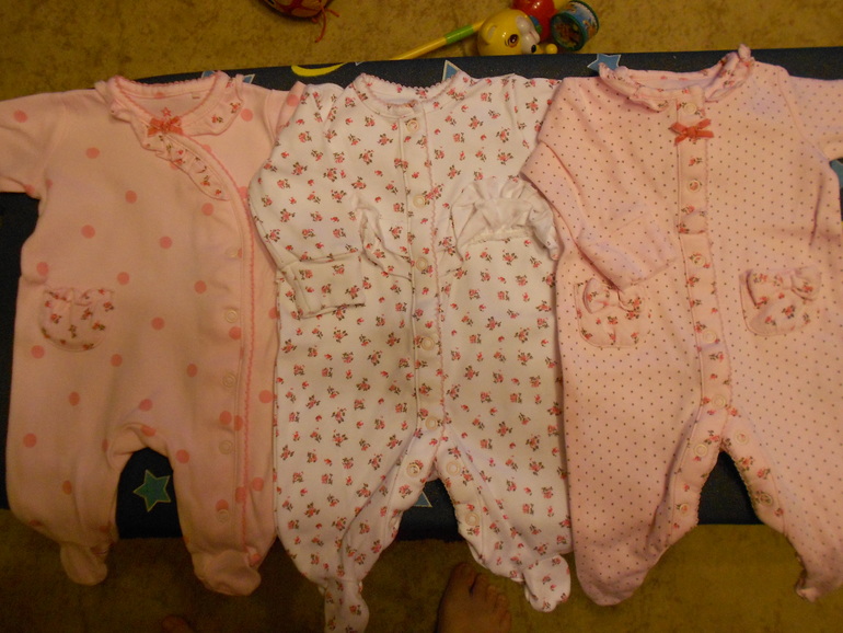 Наряд на выписку для двойняшек)