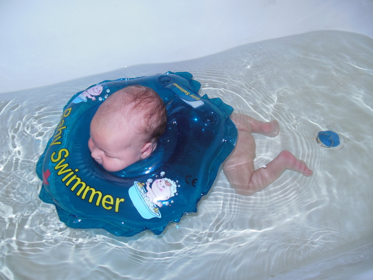 Любим купаться)