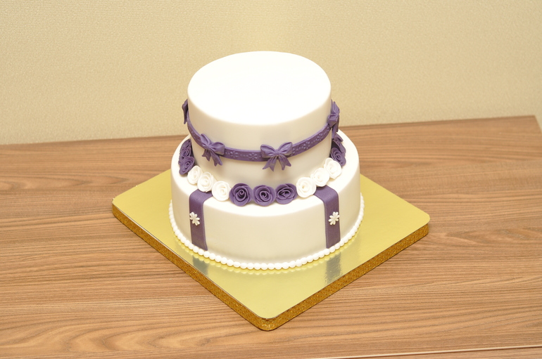 Первый заказной, первый свадебный, первый двухъярусный...