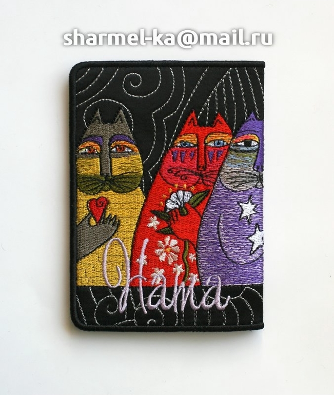 Вышитая обложка на паспорт "Коты Laurel Burch. Обожание"