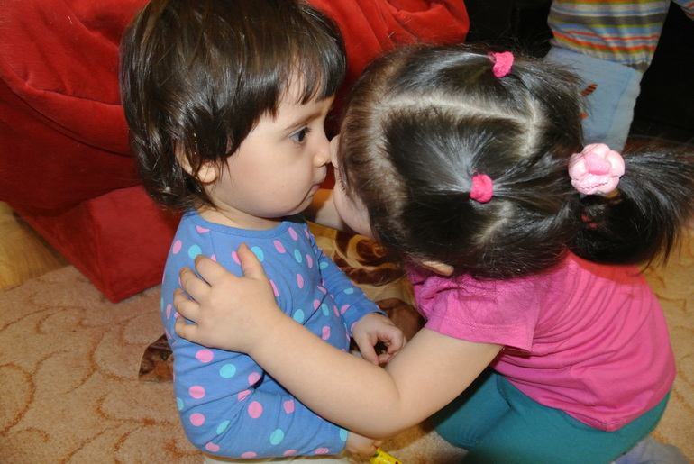 пофоткались с двоюродной сестричкой !!!!!!!!!!!!!!