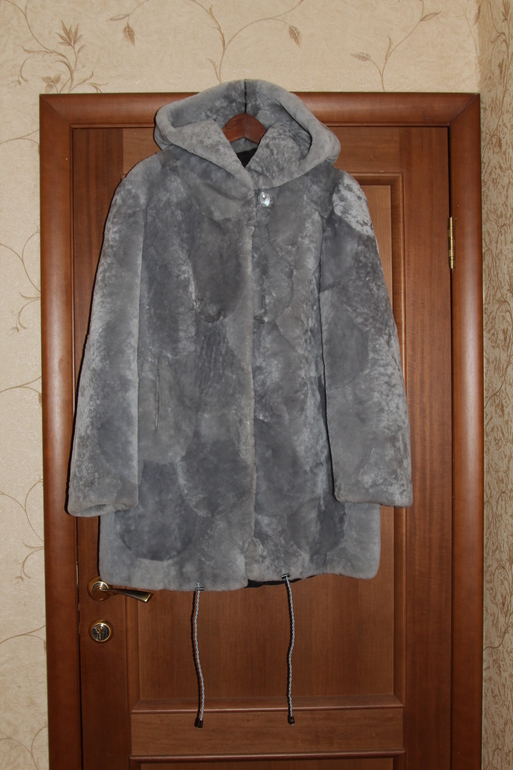 Продам женскую верхнюю одежду, размер 50 +