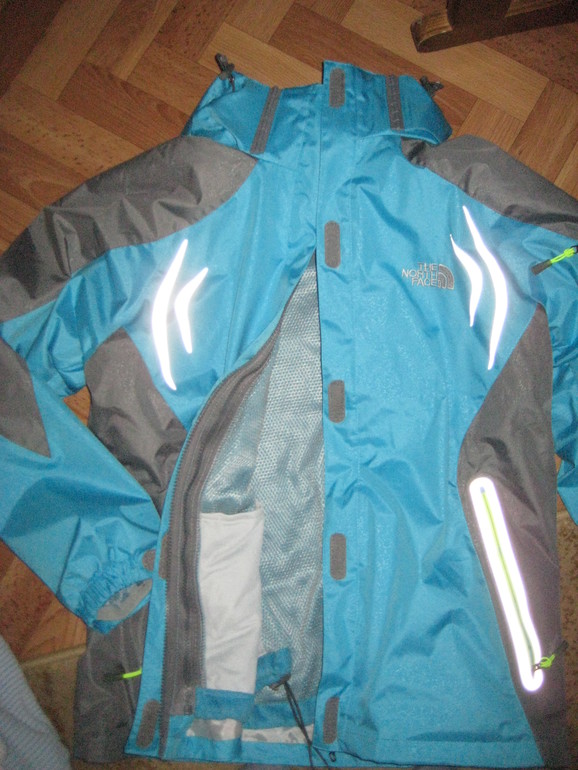 Куртка горнолыжная новая подкладка флис отстегивается 46-48 р-р