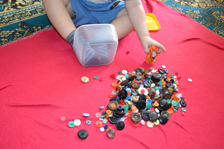 Коробочка с пуговицами