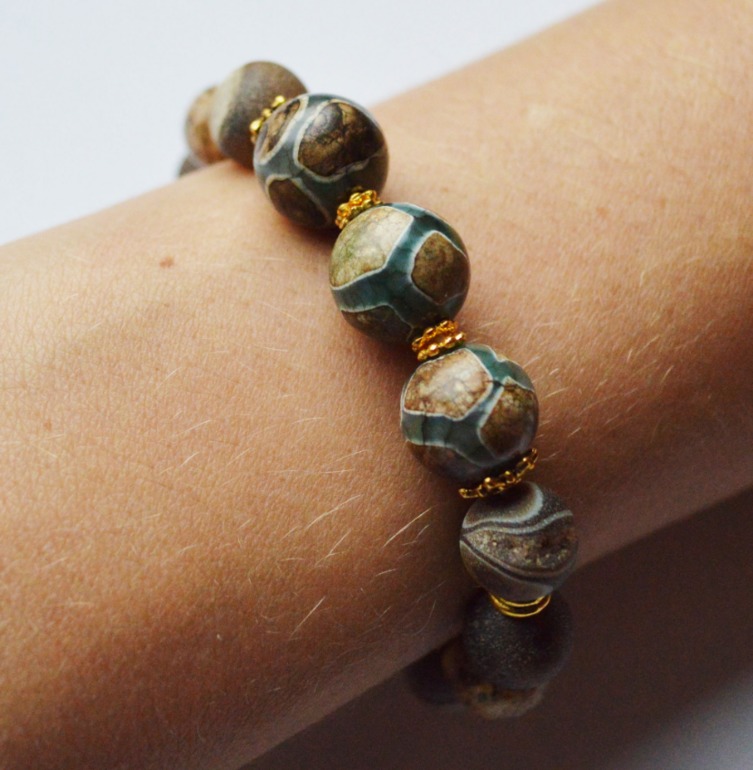 Красивые браслеты в подарок и себе любимой)