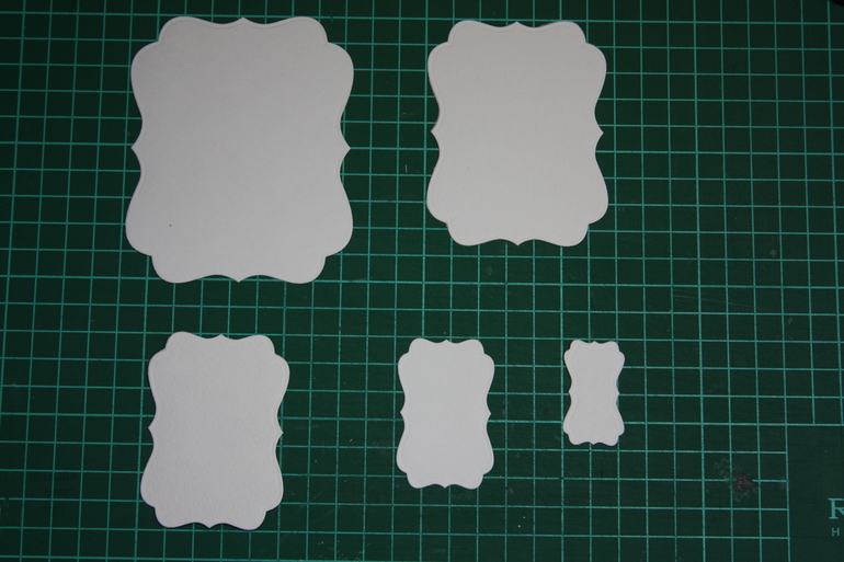 Бумага, Пуговицы, салфетки, дырокольные вырубки, ленты, кружево,заготовка для открытки.