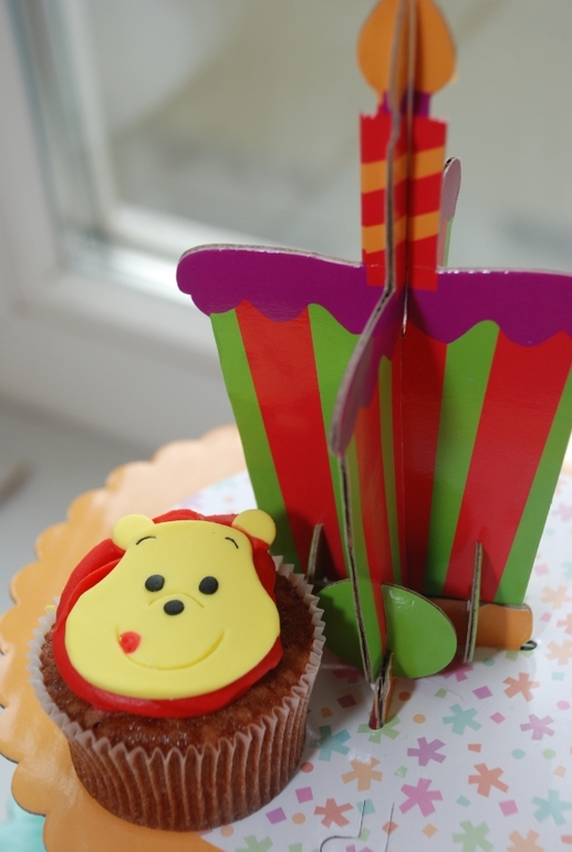 Продам набор для 1го Дня рождения в стиле Винни-Пуха. 700 руб.