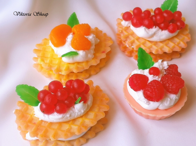 Цветочки и вкусняшки на 8-е марта)