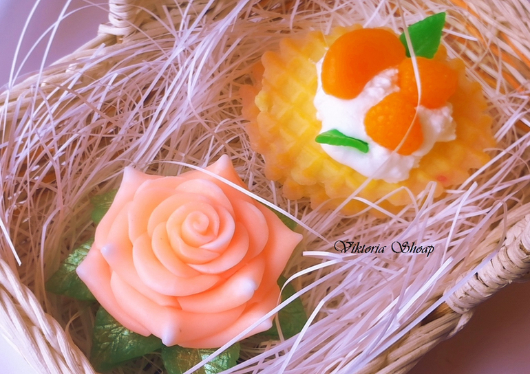 Цветочки и вкусняшки на 8-е марта)