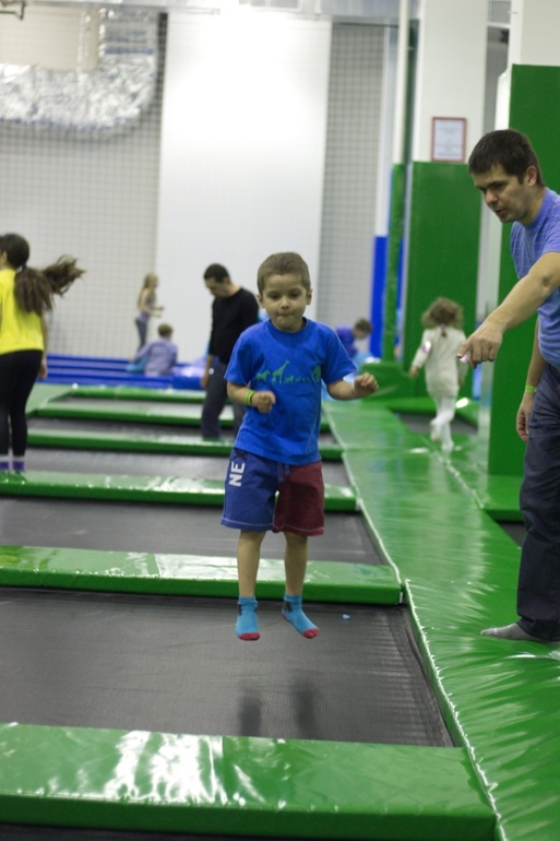 На "Лужайке", в стране Батутии:)