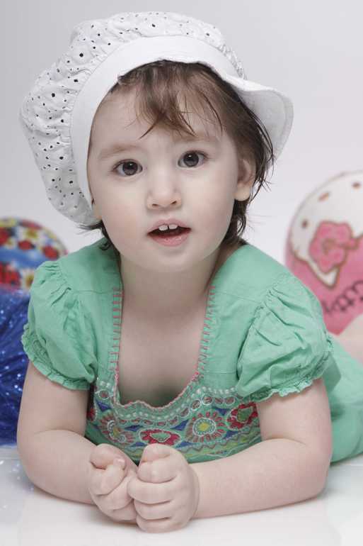 Выбрались в фотостудию или продам родину за косметику :)