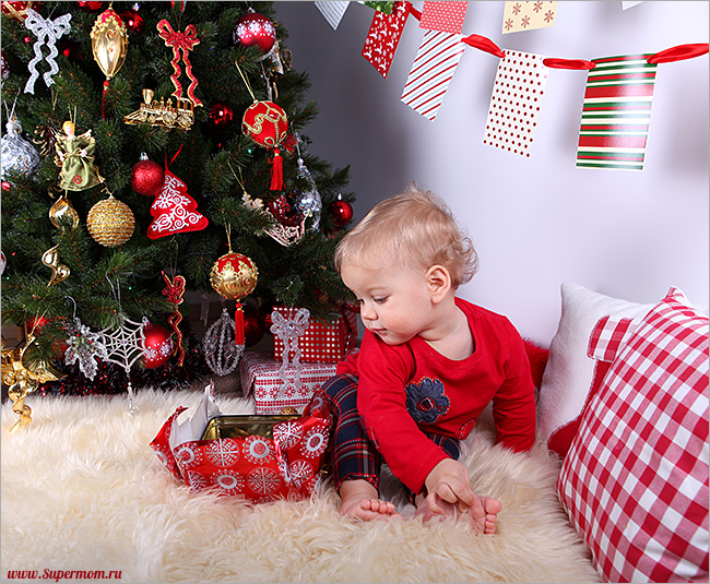 Раздача прошлогодних флажков