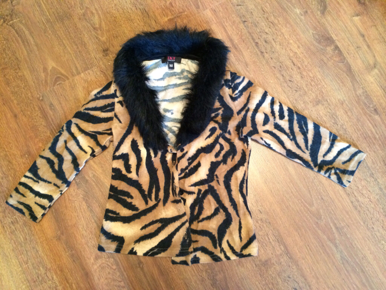 Одежда 42-44-46 новая и в идеале. Дешево.