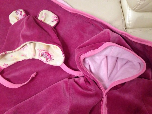 В наличии. Набор для девочки из 7 вещей. 0-3 месяца. На выписку.