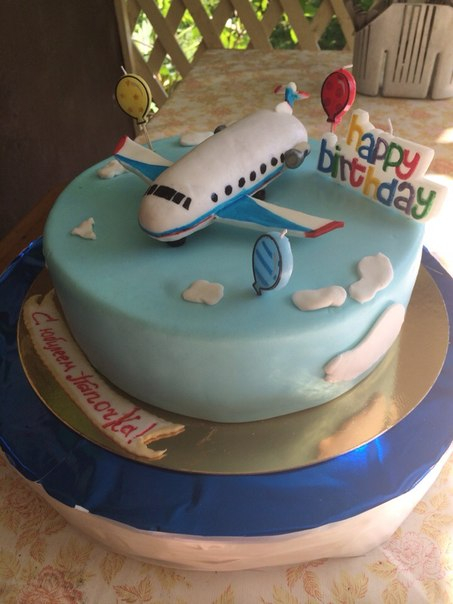 Самолет в облаках