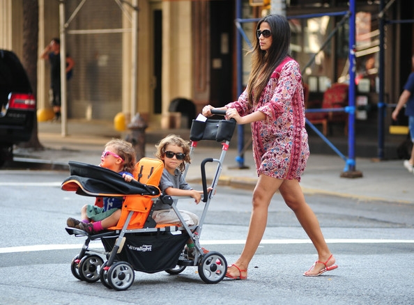 Беременный стиль звезд. Камила Алвес