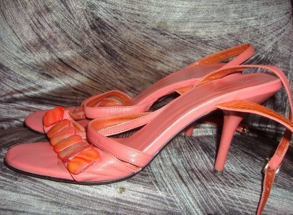 Одежда новая, женская и мужская, р.46-48 м. Царицыно, ст. Бирюлево-товарная. Почте нет!