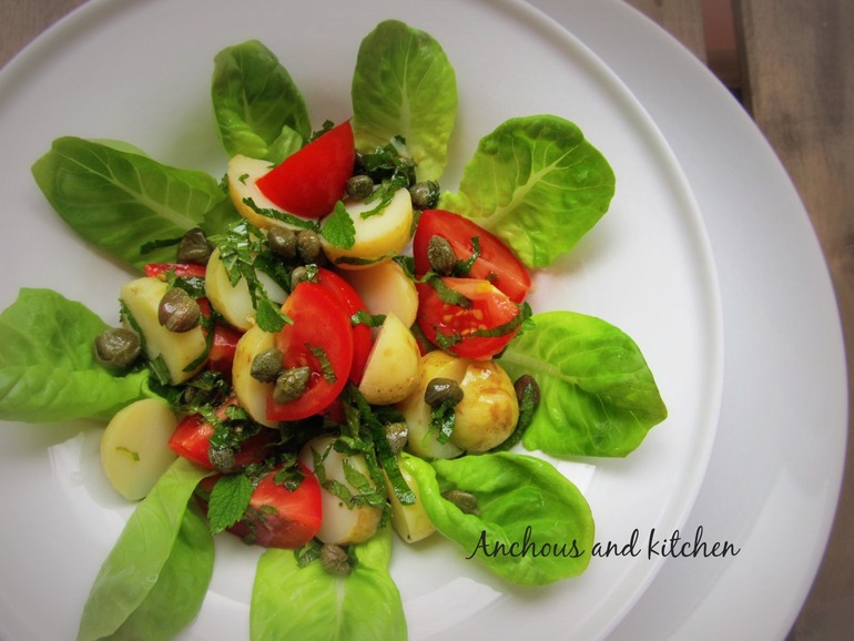 Салат из молодого картофеля с каперсами и мятой