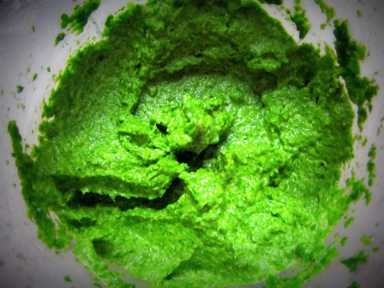 Куриная грудка под шпинатным соусом