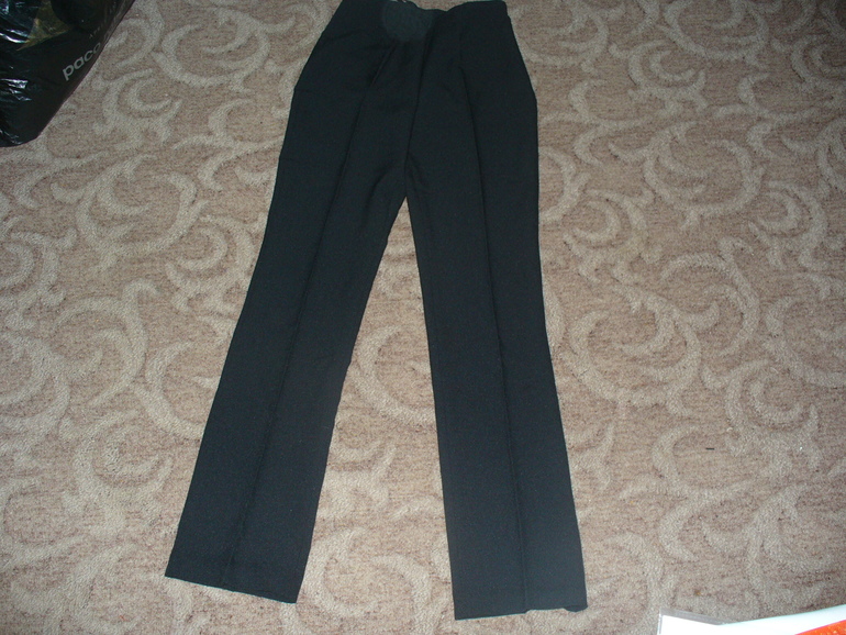 Новые брюки.Женские добавилаРаз 27 мужские( Бутово)