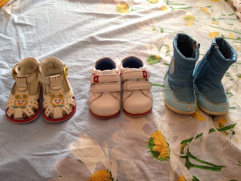 Обувь на первые шаги 17-20 рр, три пары за 500. Химки.