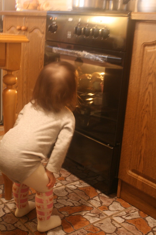 Готовим с детьми. Капкейки с изюмом и орехами.