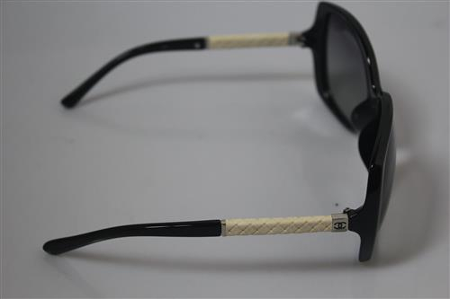 фото посредника . очки Chanel