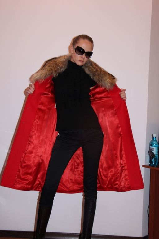 Пальто Mikhael Kors первая линия, и Emilio Pucci 100%оригинал.