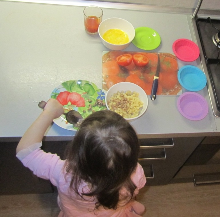 Готовим с детьми. Запеканка из макарон.