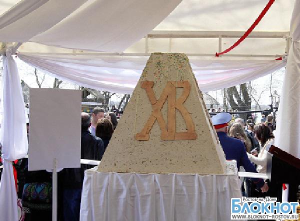 Из Ростова в Крым отправилась самая большая пасха России весом 500 кг