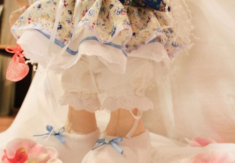 Куколка блондинка))