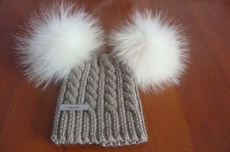 ПОМПОНЫ и ОПУШКИ ИЗ БЕЛОГО ЕНОТА))белые помпоны из натурального меха енота!
