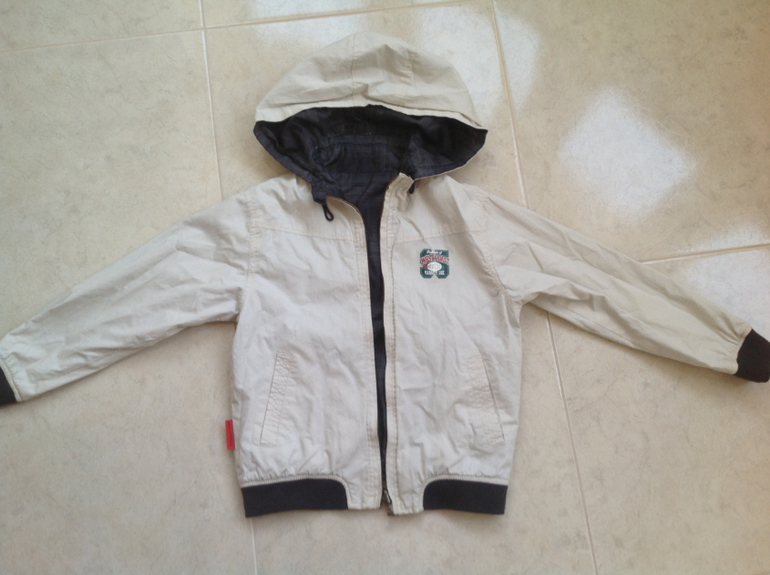 Двусторонняя ветровка для мальчика 128-134 см
