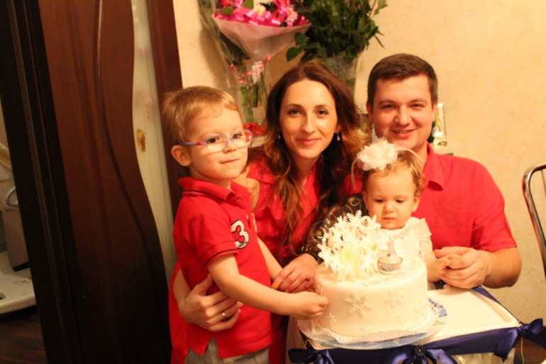 Снежинке 1 годик!