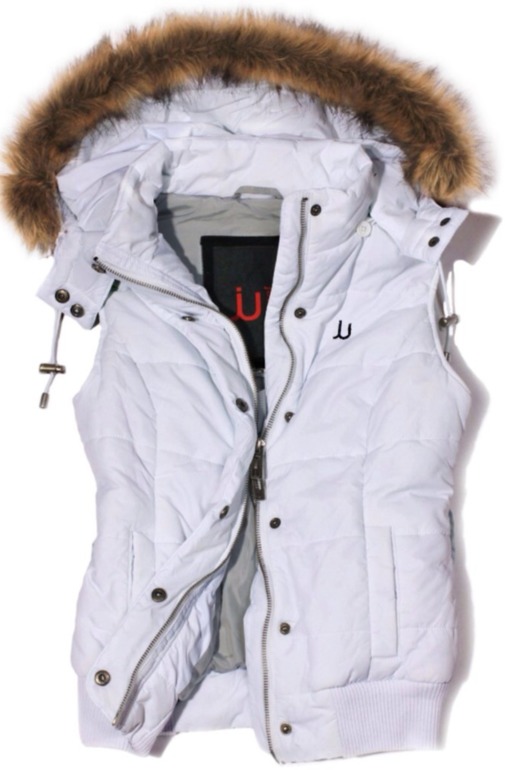 Белая жилетка