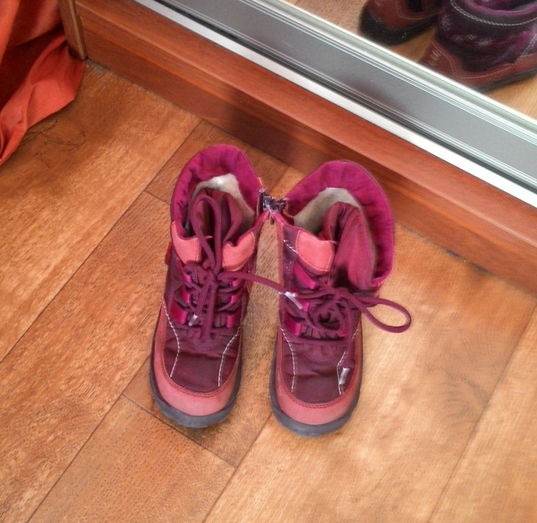 Комбинезон Зимний Reima р92+ поддева+шлем +шапка Цена за все 2000!!! Почта за мой счет!!!бронь