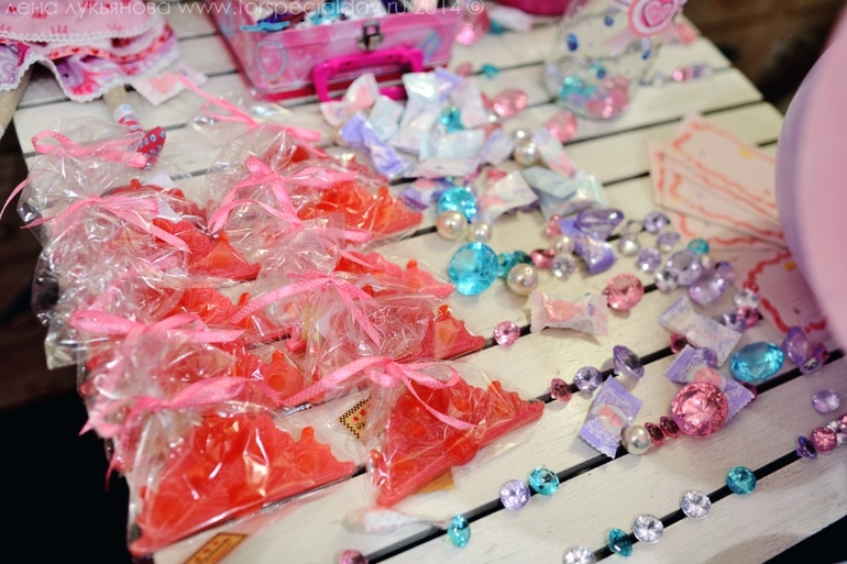 Годовасие Евунделя. Часть вторая - торжественная. Принцесс Пати.