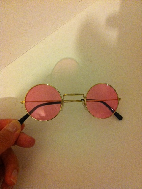 Отдам в г.Раменское или м.Митино. Очки, нимб, другое..