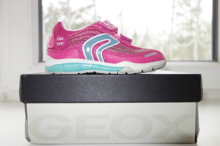 Кроссовки GEOX р-р 24