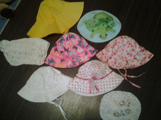 Вещи на малышку до 2-х лет,платья,кофты,брюки!!!