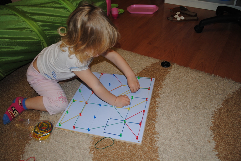 Игра Геометрик - наш фаворит на сегодняшний день