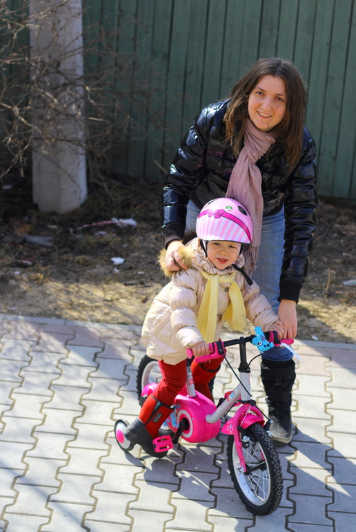 первые шаги - велосипед))