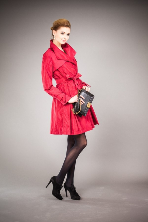 Плащ B@tterfy. Цена 3500 руб.