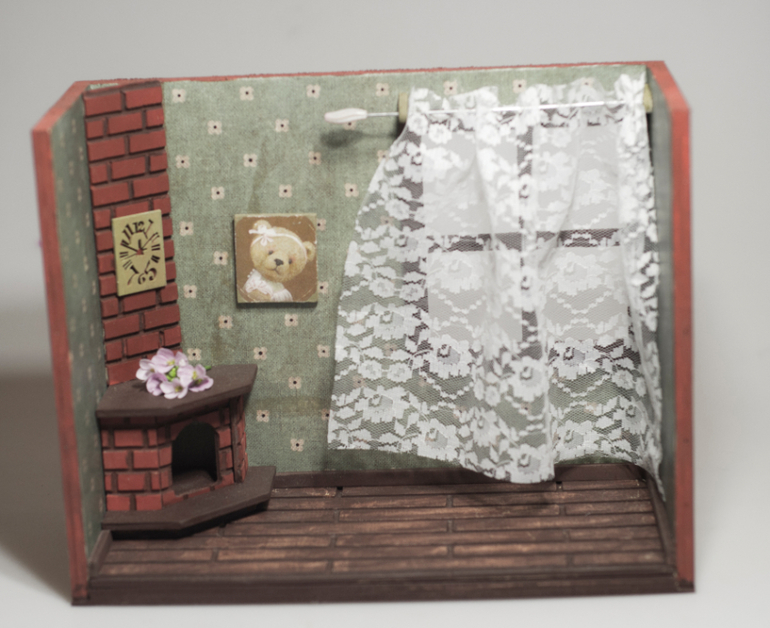 Мери в домике