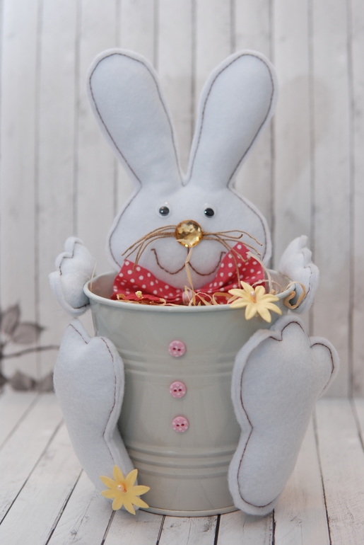 Пасхальный зайка в ведёрке