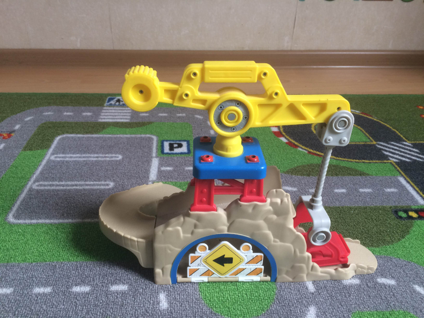Tonka. горка в комплекте с машинкой 800 руб.