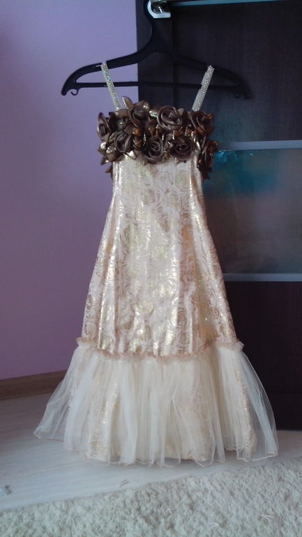 Красивенное нарядное платье на девочку. 1000 р