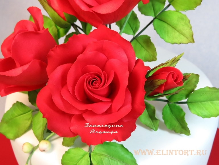 Торт с розами на юбилей.